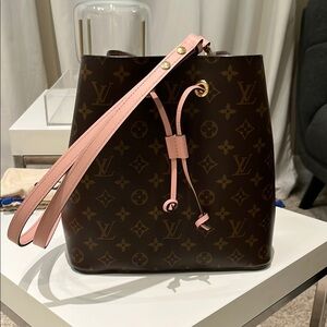 Louis Vuitton Neonoe MM Rose Poudre
